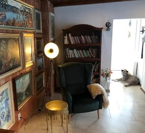 House Panda Nyaraló *